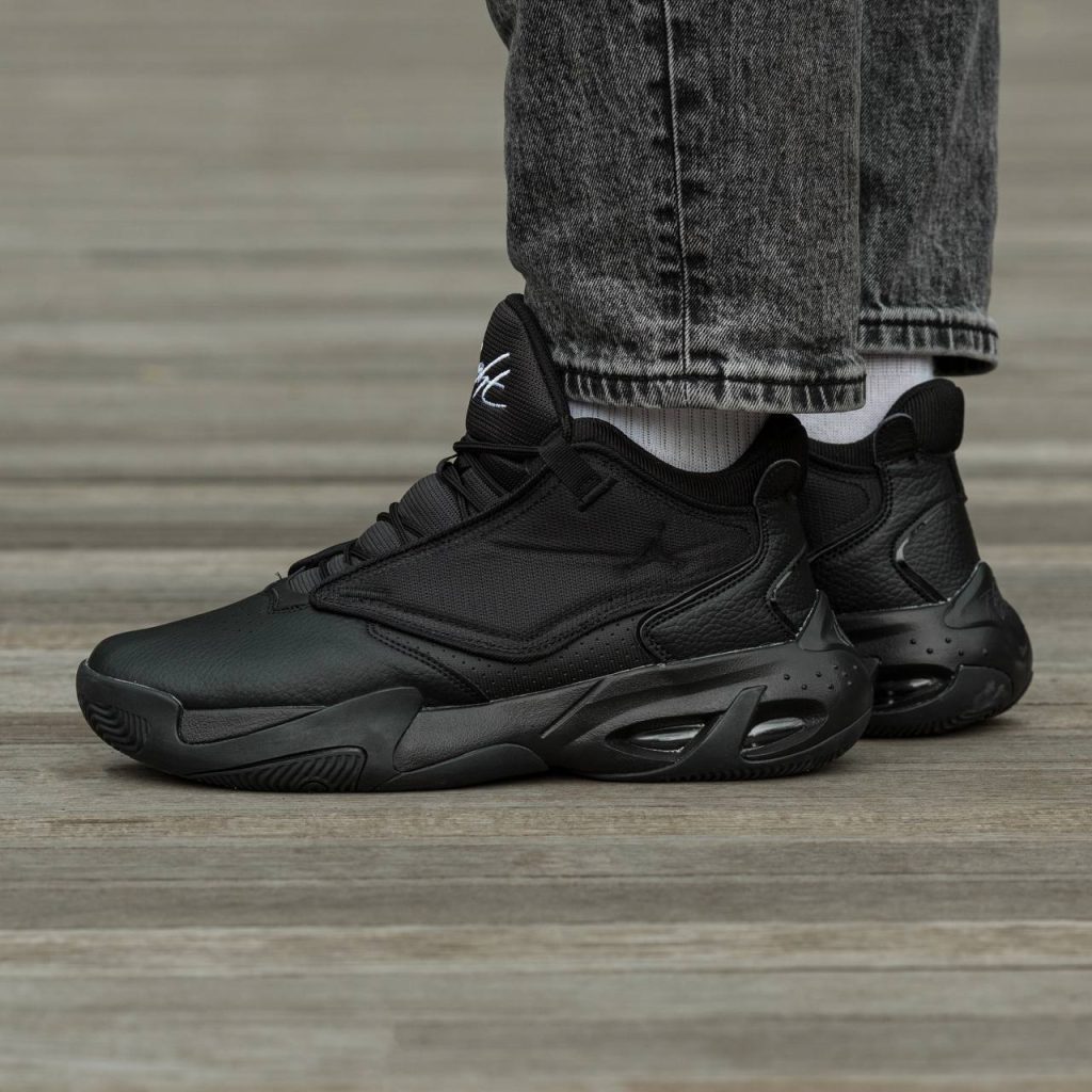 Air Jordan Max Aura 4 All Black