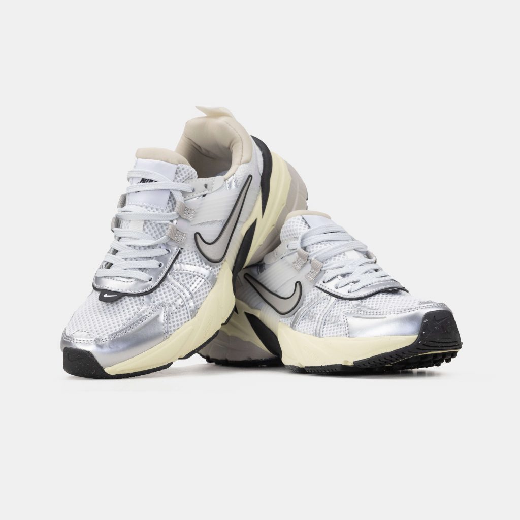 Nike V2K Runtekk Summit White Metalic Silver