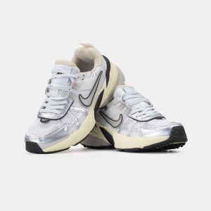 Nike V2K Runtekk Summit White Metalic Silver