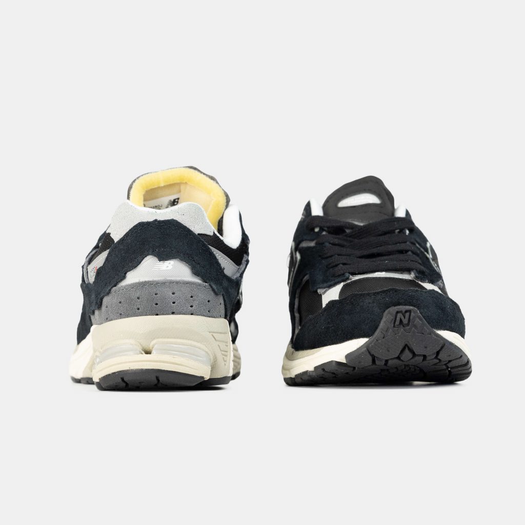 New Balance 2002R ‘Black Grey’
