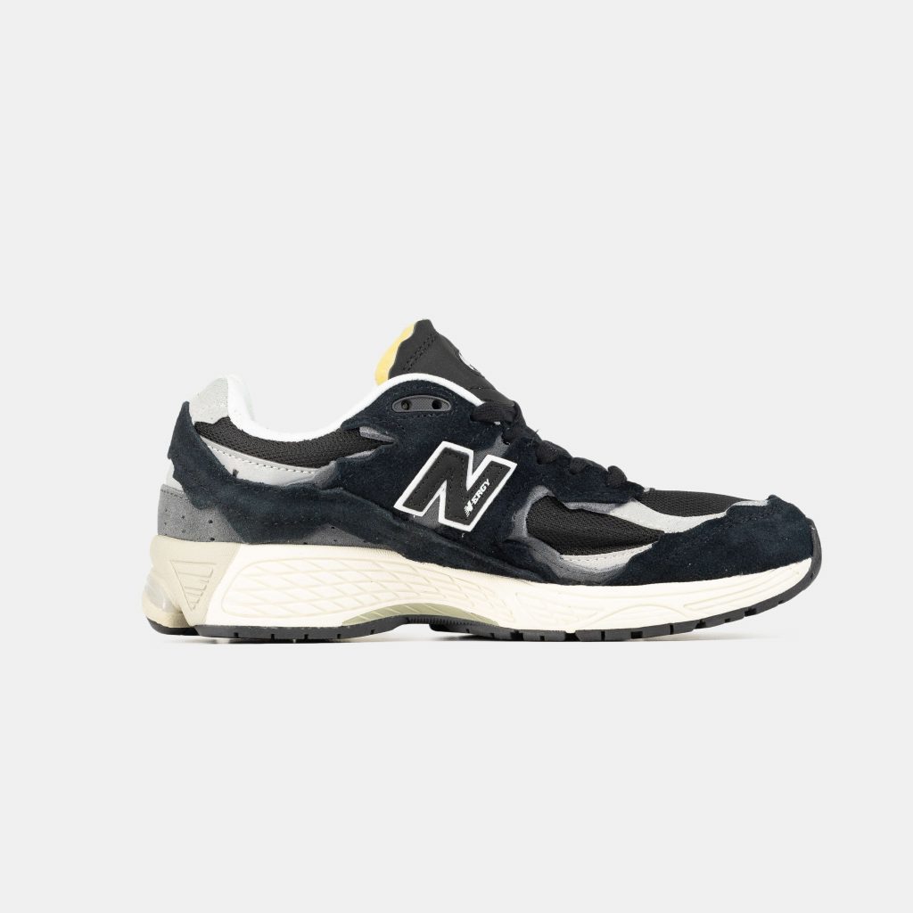 New Balance 2002R ‘Black Grey’