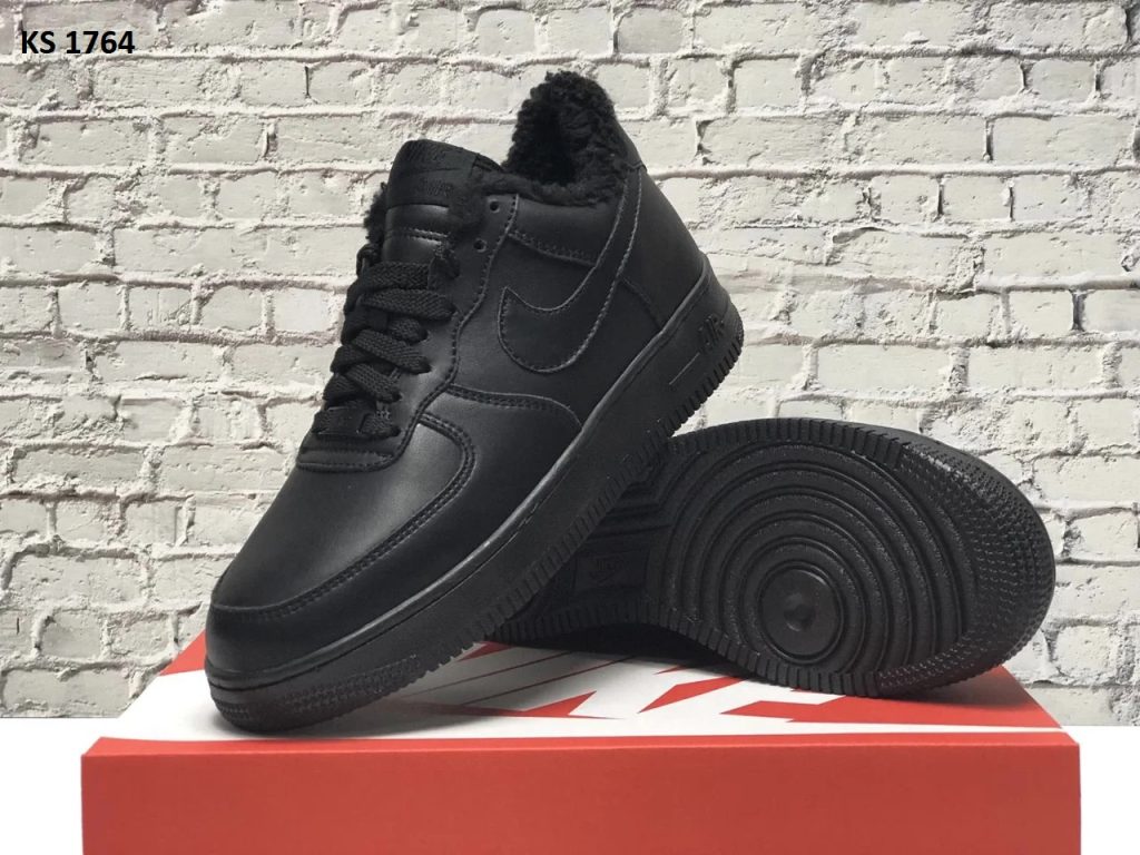 Nike Air Force 1 07 (чорні) ЗИМА