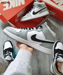 Nike Air Jordan 1 Retro High (сіро/білі)