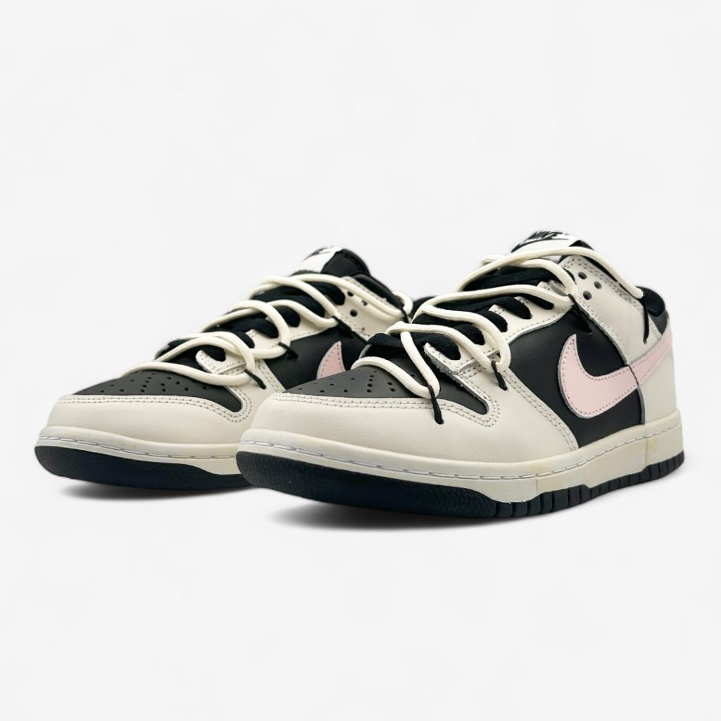 Nike Dunk Black White (ДИВ ФОТО, фабричні жовті плями)