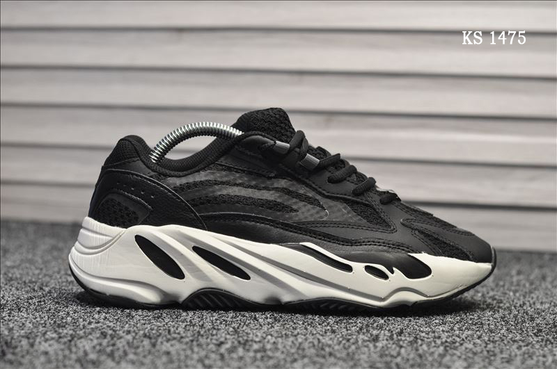 Adidas Yeezy 700 (чорно/білі)