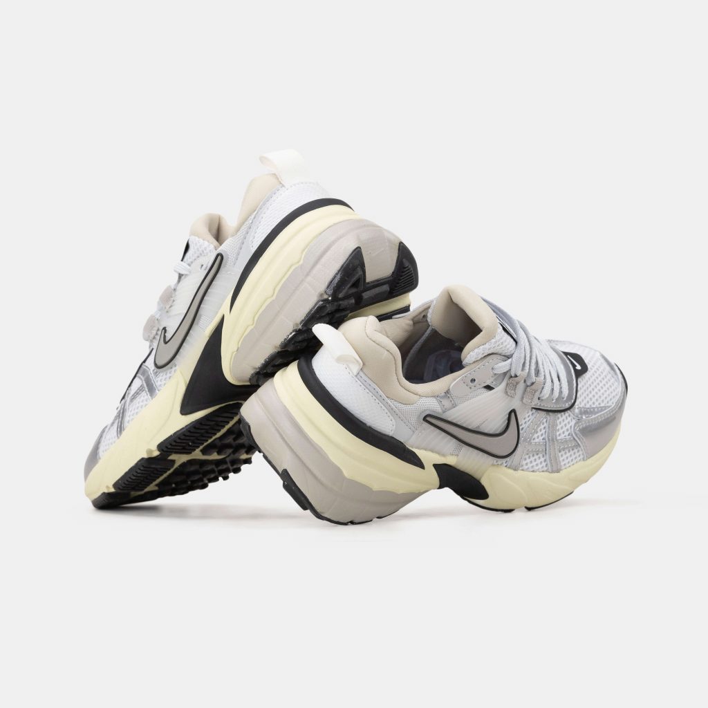 Nike V2K Runtekk Summit White Metalic Silver