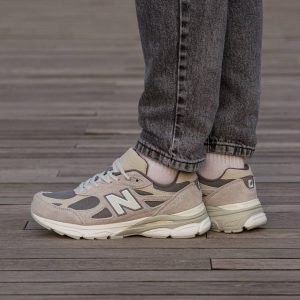 New Balance  990 v3 x Levis