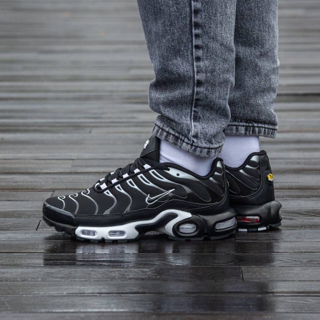 Nike Air Max TN Plus Black White