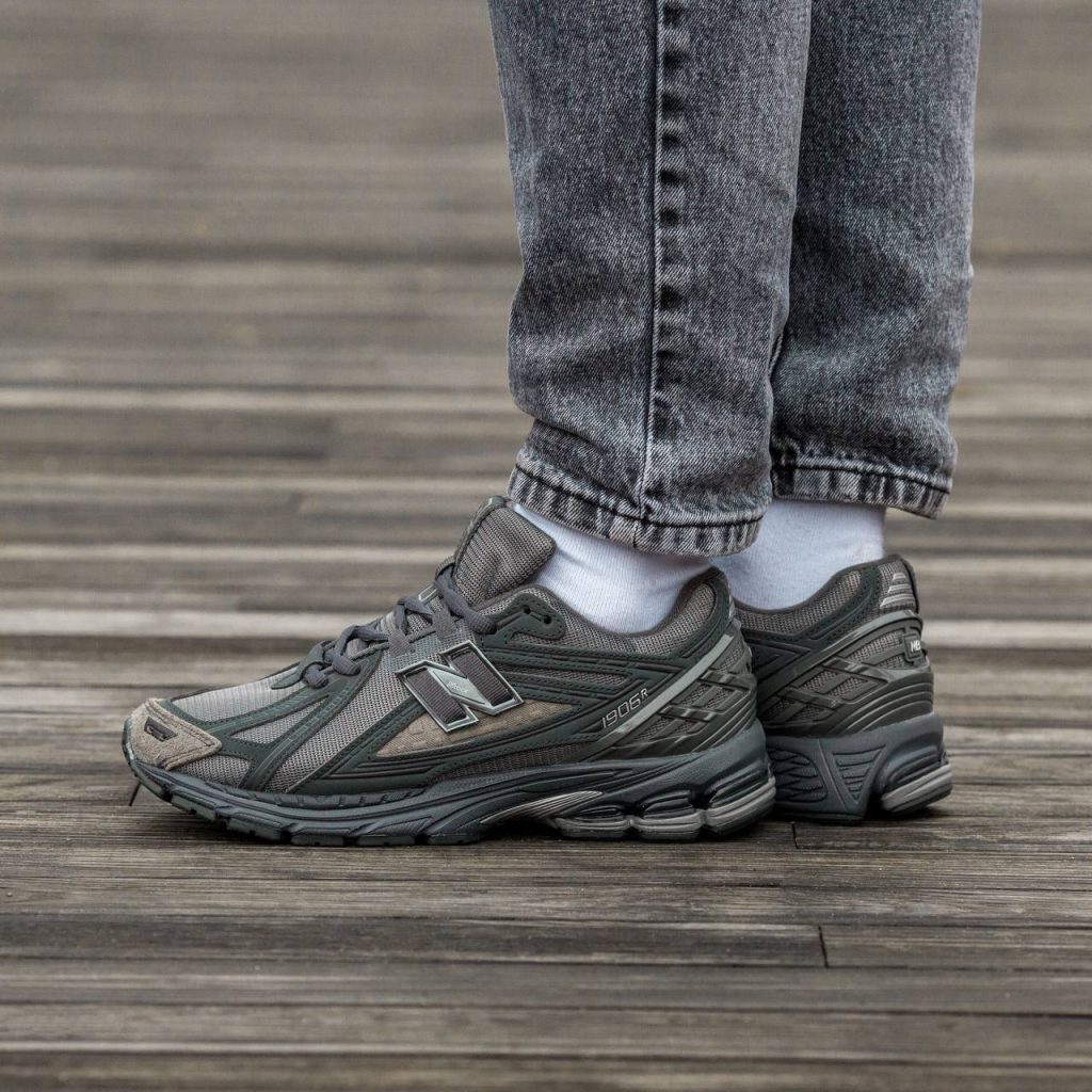 New Balance 1906R  Grey