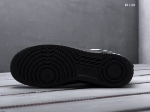 Кросівки Nike Air Force 1 LV8 Black (чорні)