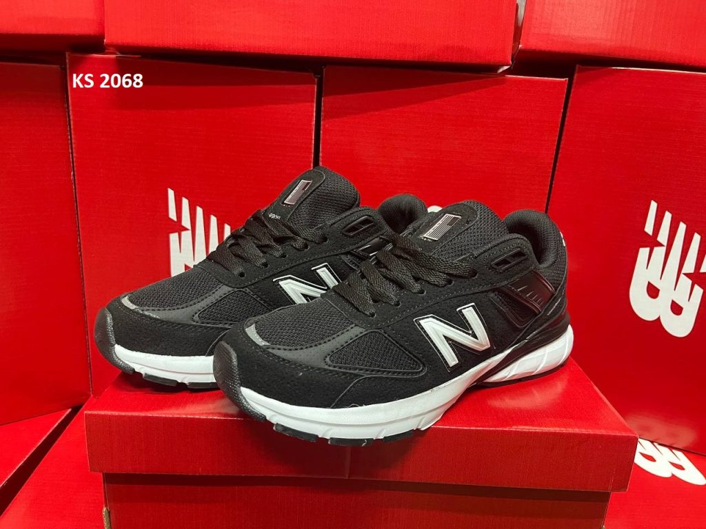 Кросівки New Balance 990 V5 Black and White (чорно/білі)