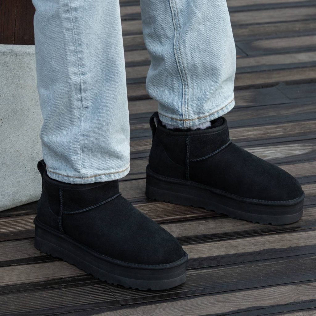 UGG Ultra Mini High Platform Black
