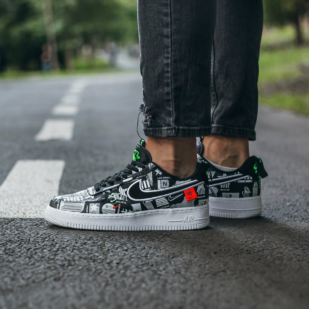 Nike Air Force 1 World