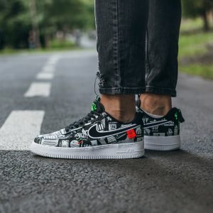 Nike Air Force 1 World