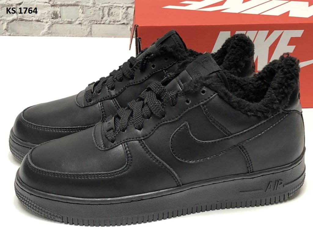 Nike Air Force 1 07 (чорні) ЗИМА