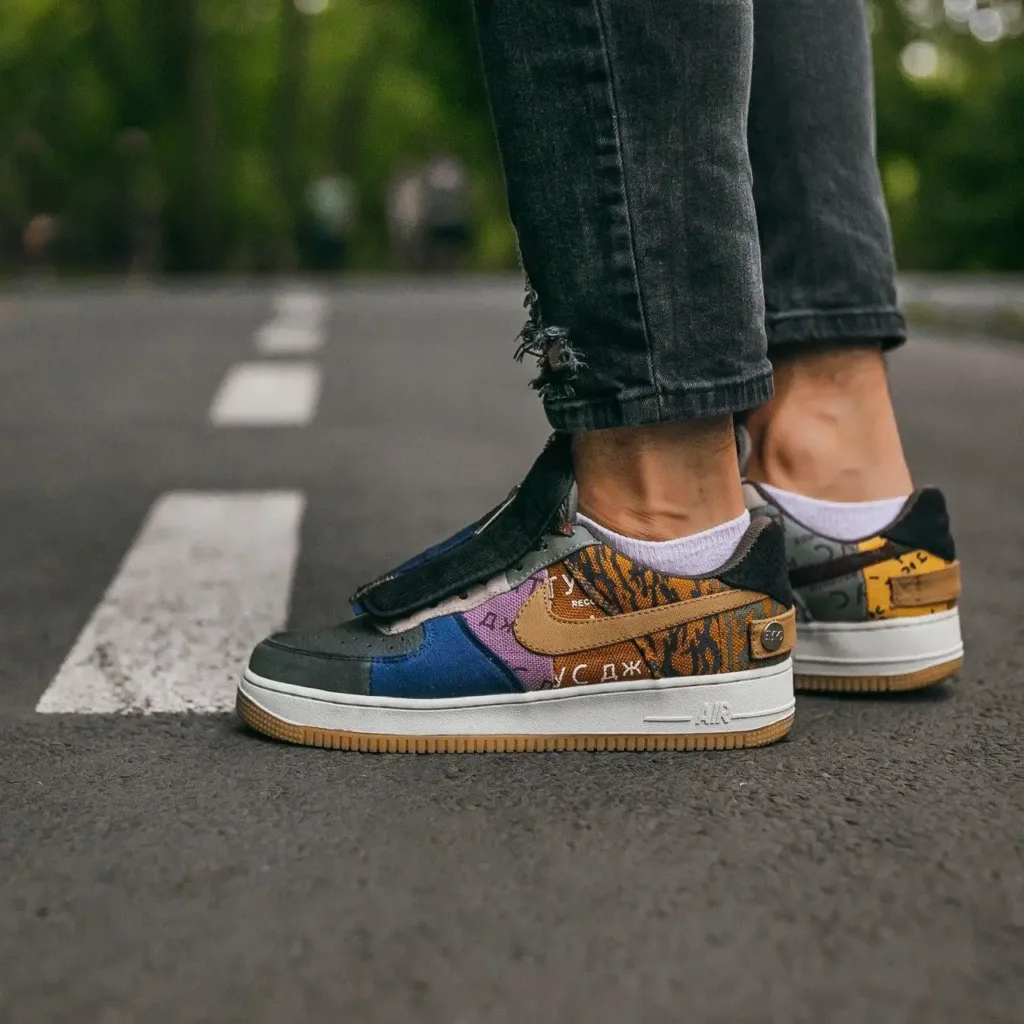 Nike Air Force x Travis Scott