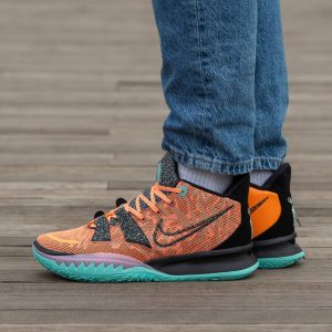 Nike Kyrie 7