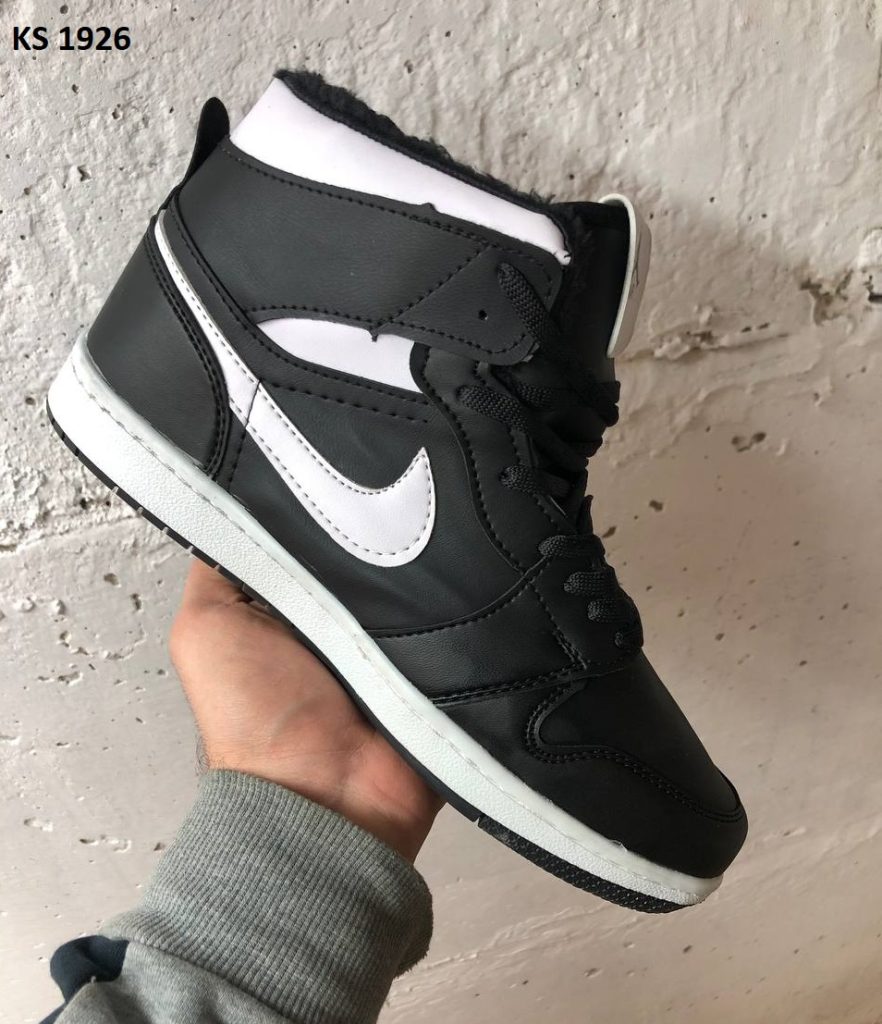 Кросівки Nike Air Jordan 1 Retro High Black (чорно/білі) ЗИМА