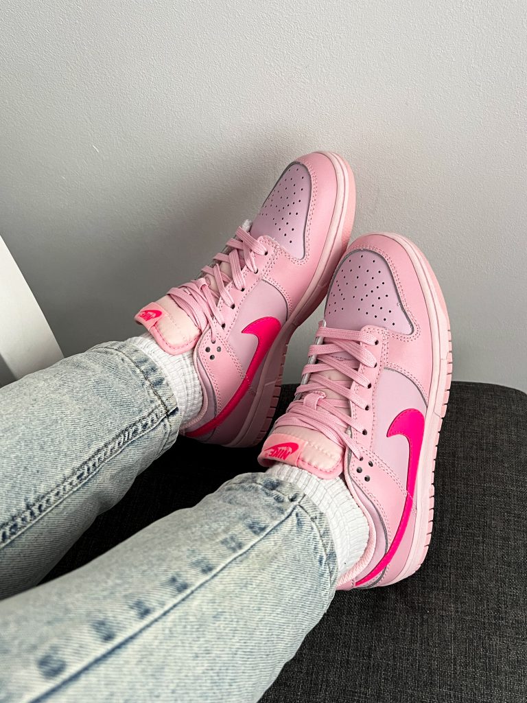 Nike Dunk Low GS Triple Pink
