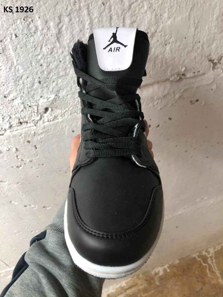 Кросівки Nike Air Jordan 1 Retro High Black (чорно/білі) ЗИМА