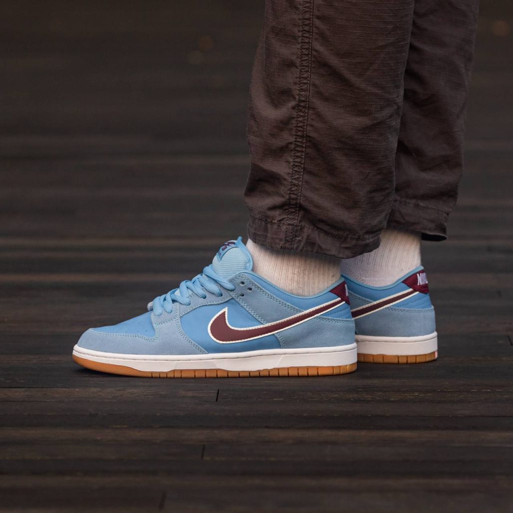 New Nike SB Dunk Low “Philllies”