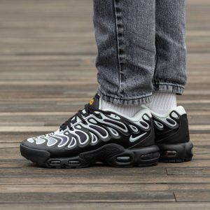 Nike Air Max Tn Plus Drift  Black Grey