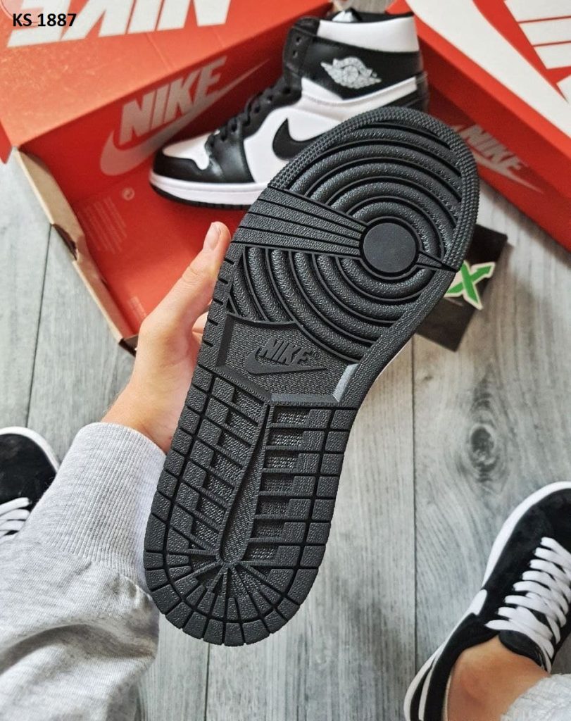 Кросівки Nike Air Jordan 1 High Black White (чорно/білі)