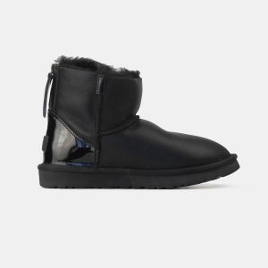 UGG MINI BLACK ZIP LACQUER LEATHER