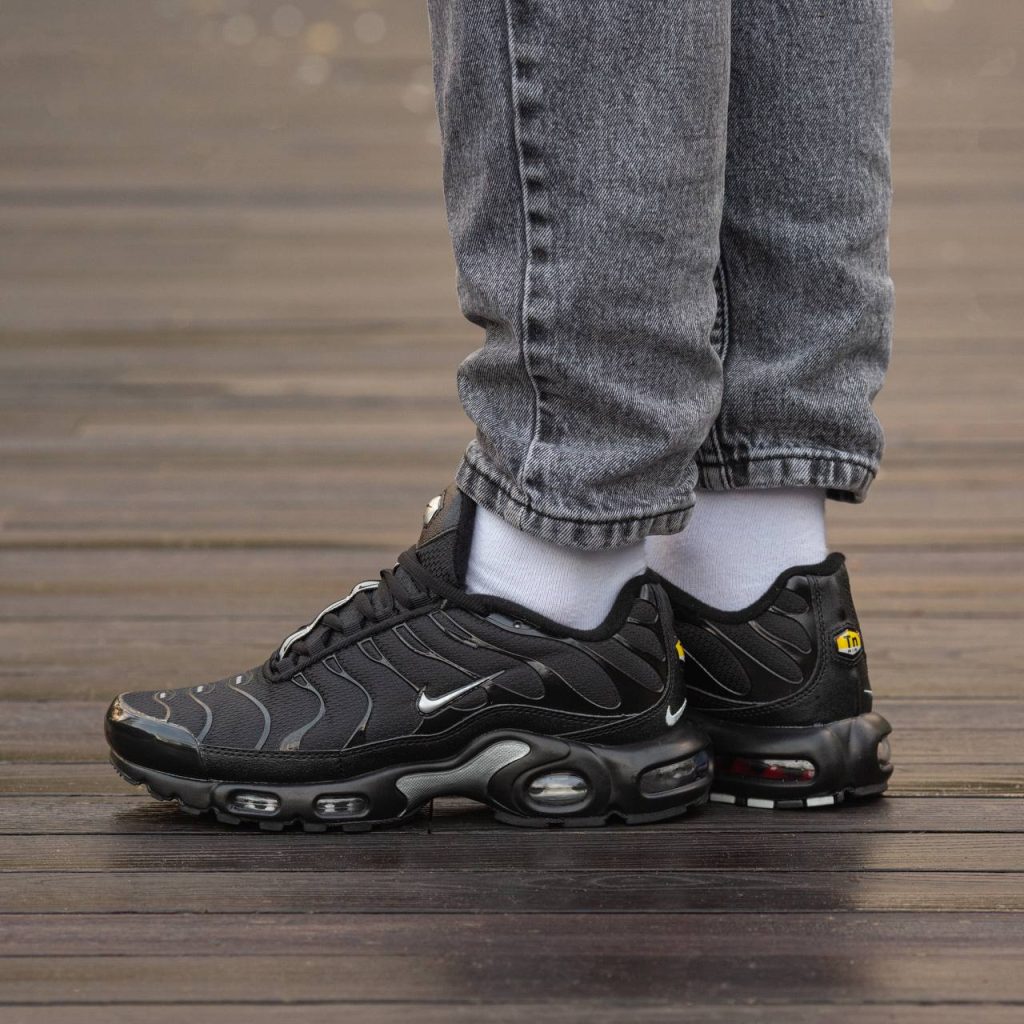 Nike Air Max Tn Black White Swoosh