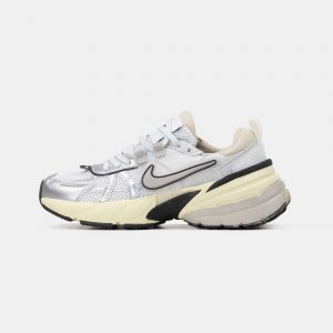 Nike V2K Runtekk Summit White Metalic Silver