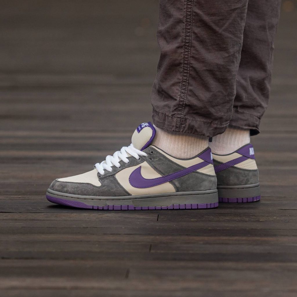 Nike SB Dunk Low “Purple Pegion”