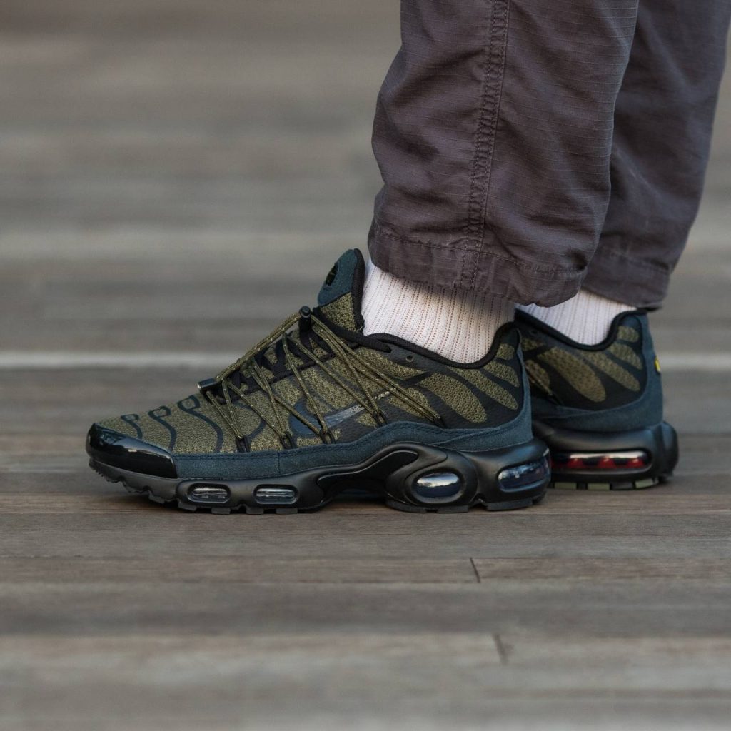 Nike Air Max TN Plus Lace Toggle Haki