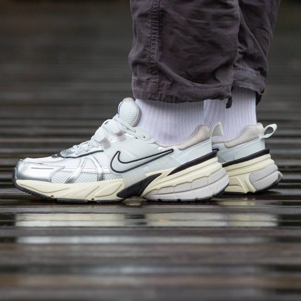 Nike Runtekk "Summit White Metalic Silver"