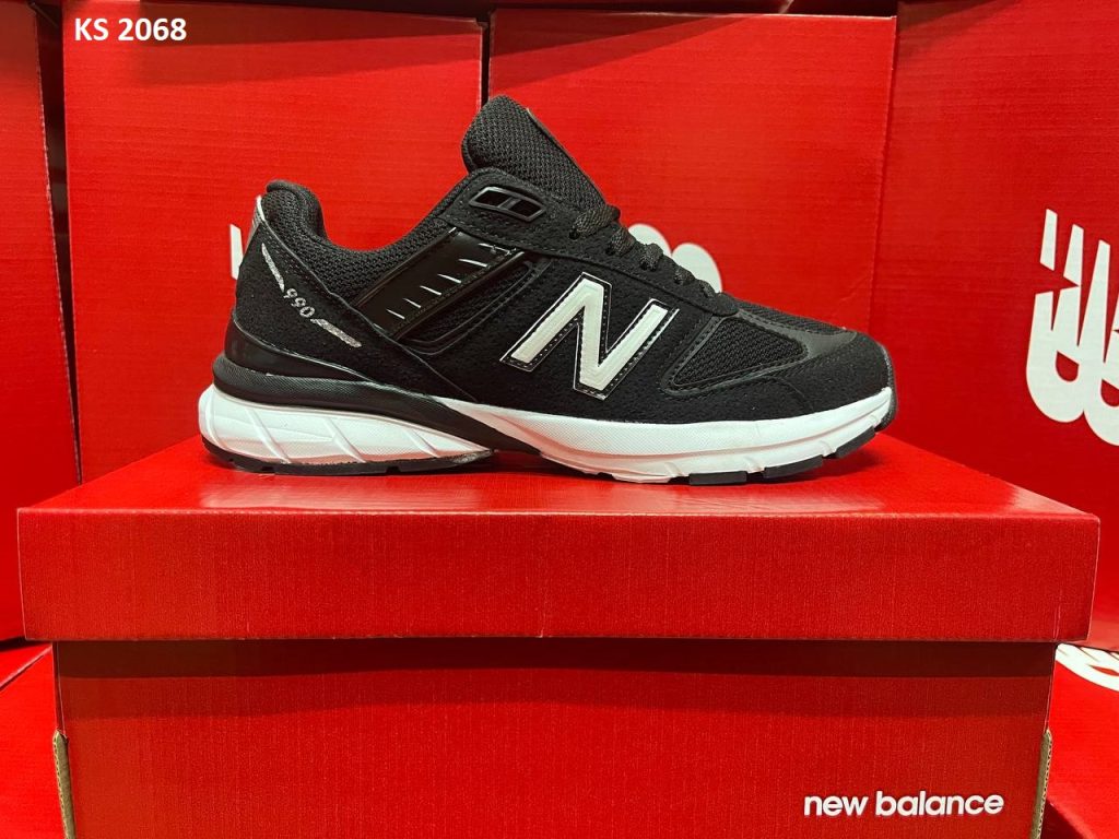 Кросівки New Balance 990 V5 Black and White (чорно/білі)