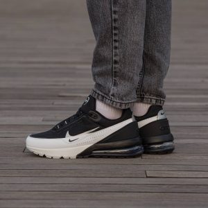 Nike Air Max 270 Black White