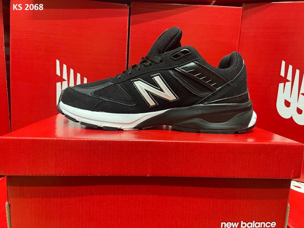 Кросівки New Balance 990 V5 Black and White (чорно/білі)