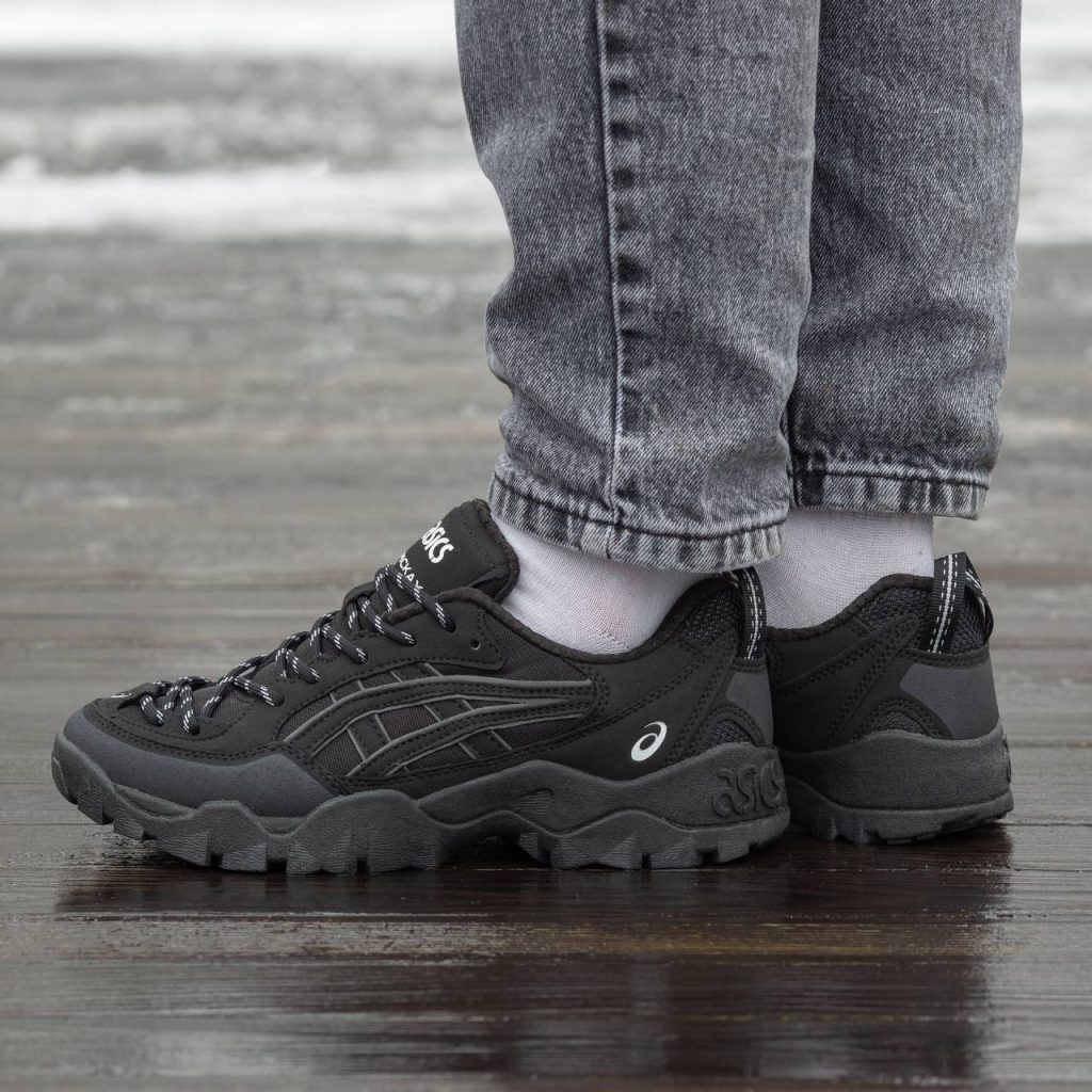 Asics Gel-Pickax Black