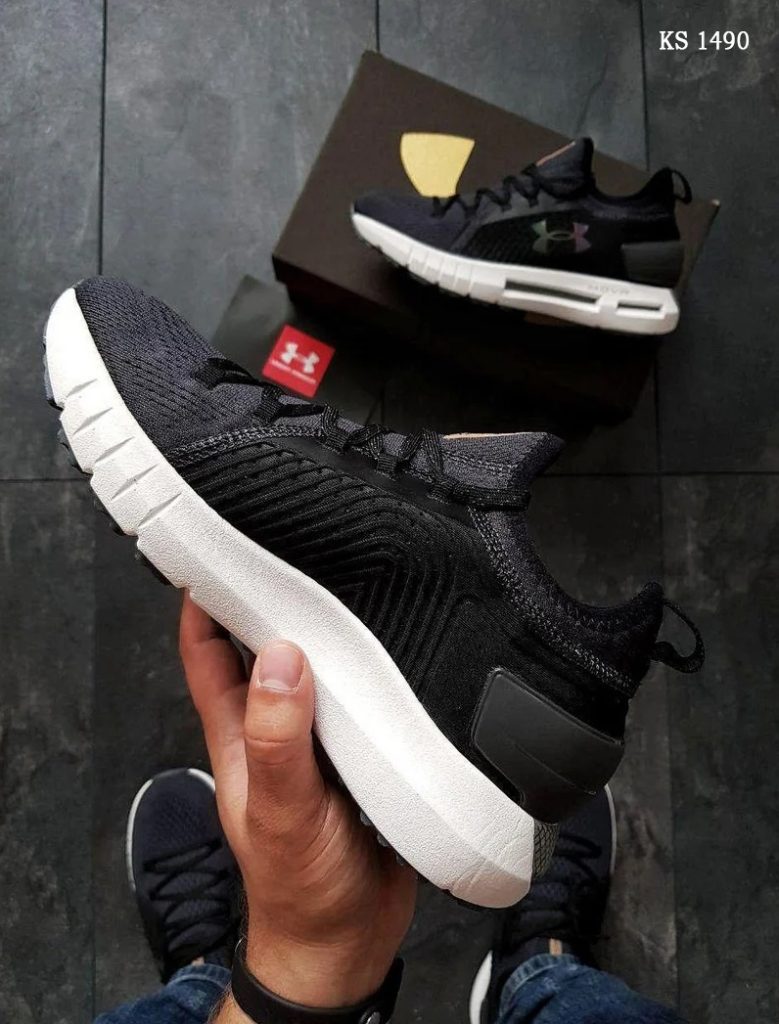 Under Armour Hovr (чорно/білі)