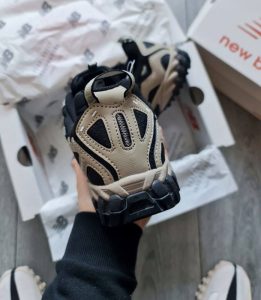 Кросівки New Balance 610 Gold Black (чорно/золоті)