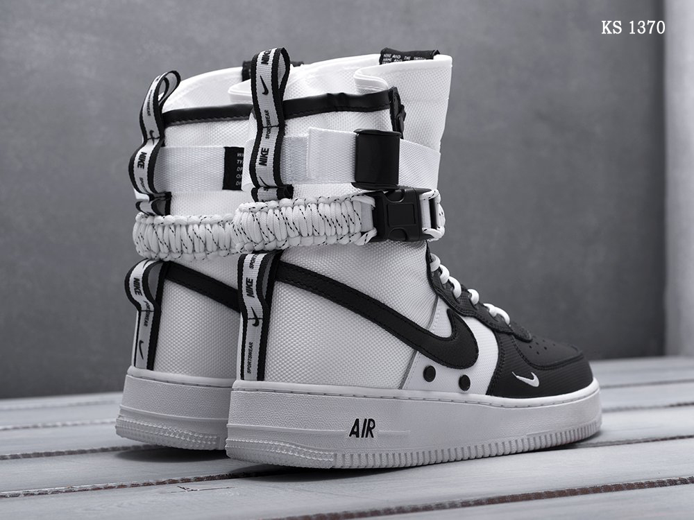 Кросівки Nike SF Air Force 1 White and black (біло/чорні)