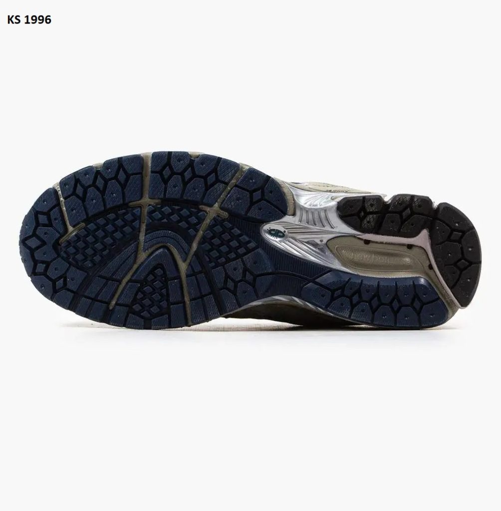 Кросівки New Balance 2002R Gray Dark (темно/сірі)