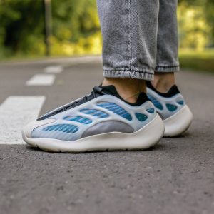 Adidas yeezy 700 v 3 ‘Kyanite’