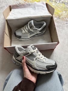 Nike Air Zoom Vomero 5 Grey Black