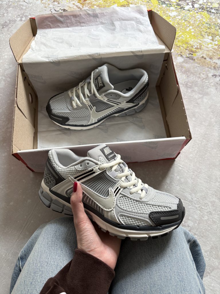 Nike Air Zoom Vomero 5 Grey Black
