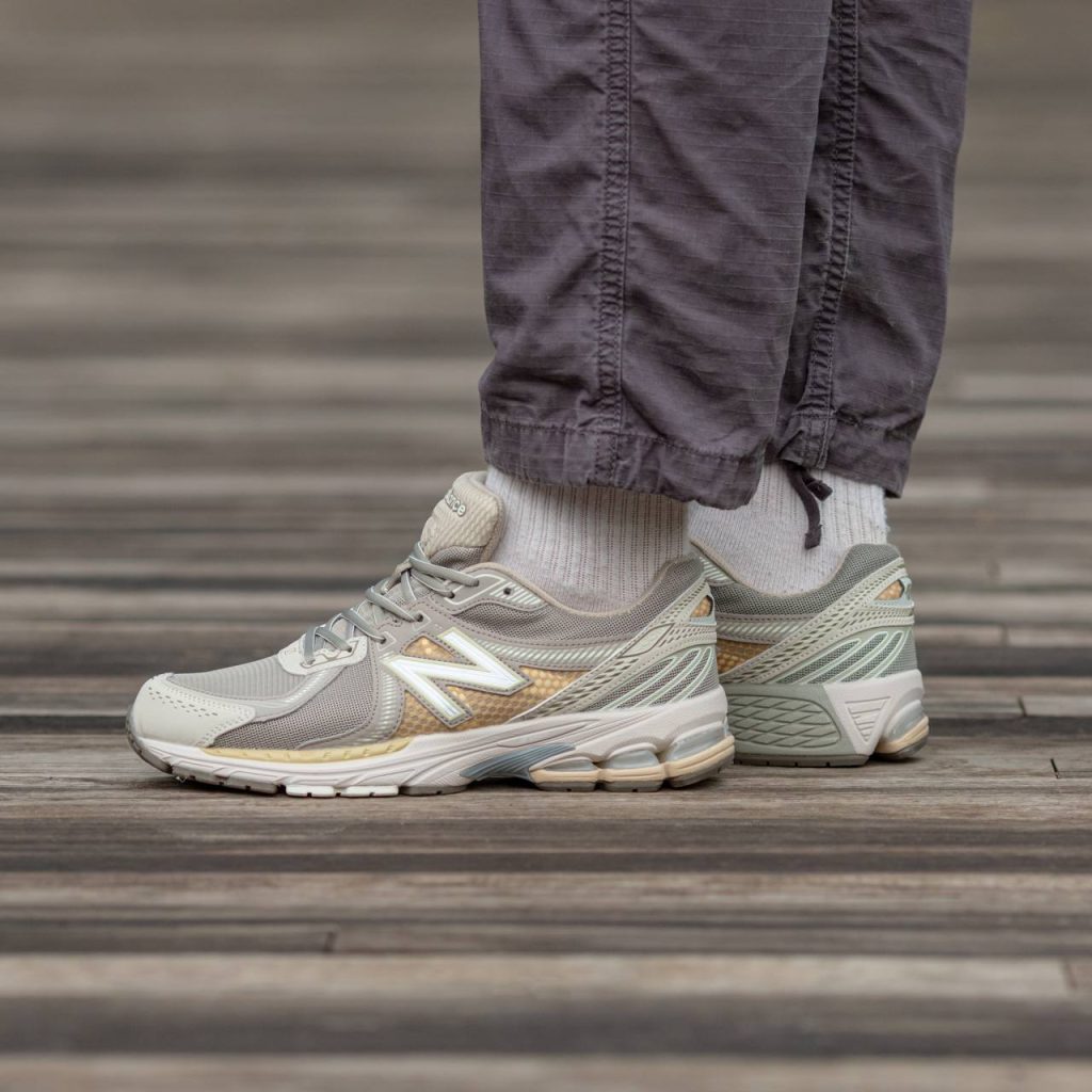 New Balance 860 v2 Beige