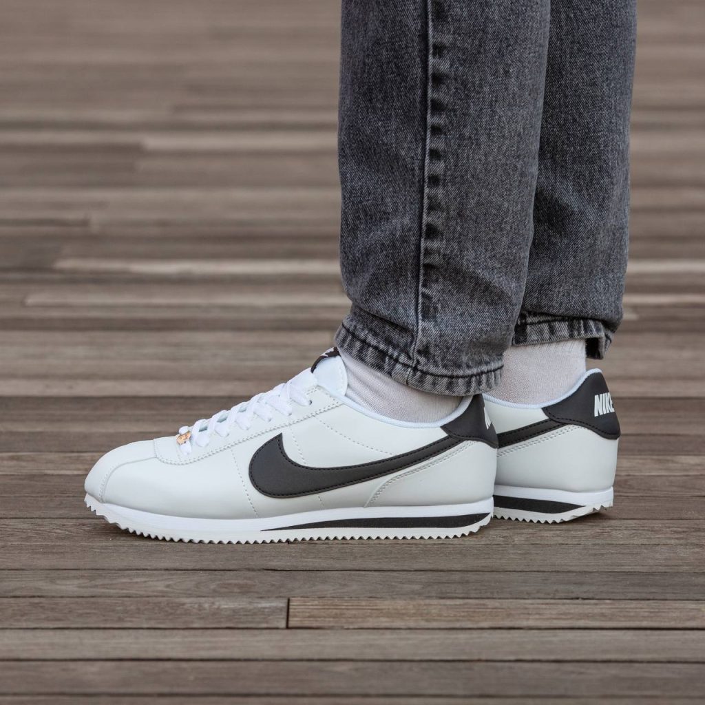 Nike Cortez White Black