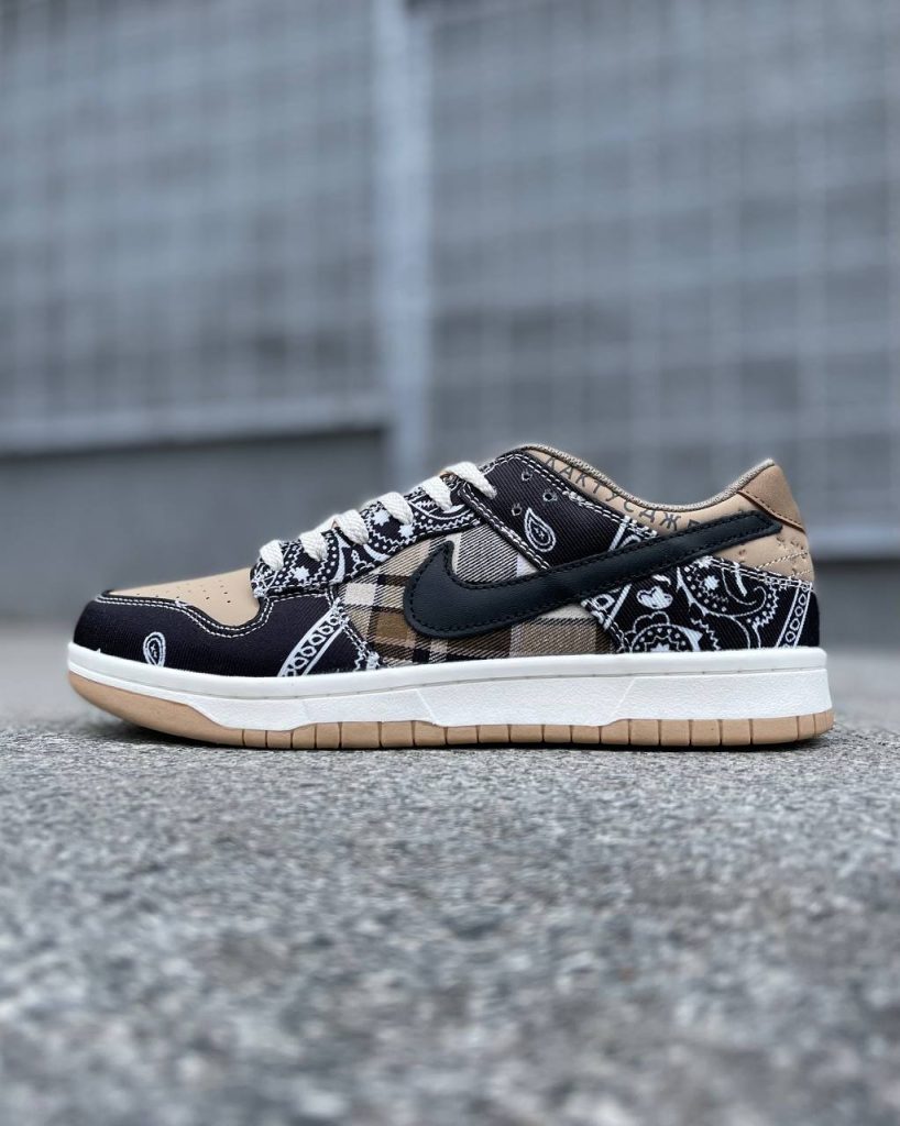 Nike SB Dunk x Travis-Scott