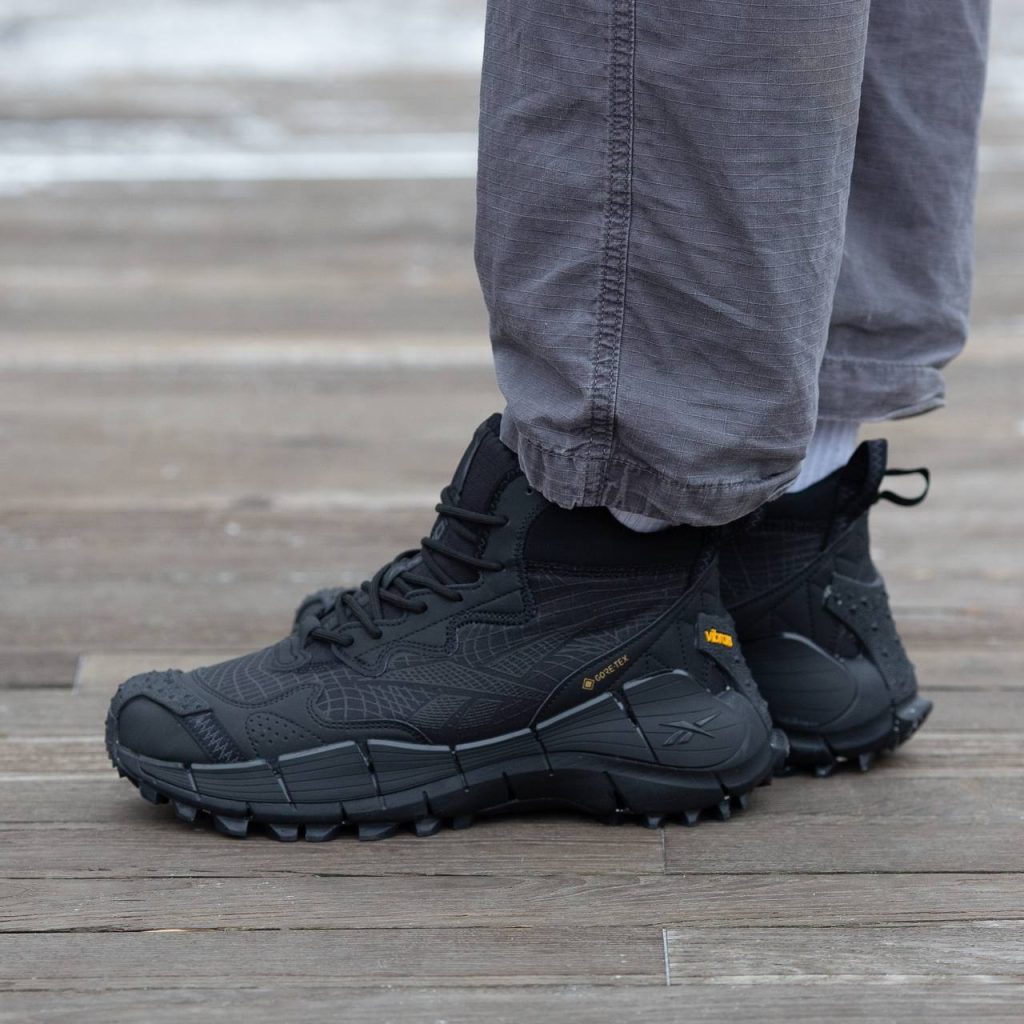 Reebok Zig Kinetica Mid II Edge GORE TEX   All Black