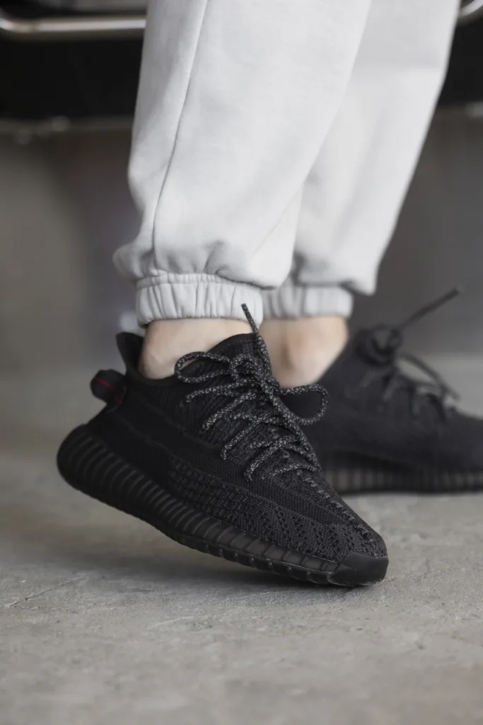 Adidas Yeezy 350 Black Рефлективні шнурки