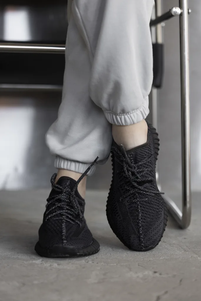 Adidas Yeezy 350 Black Рефлективні шнурки